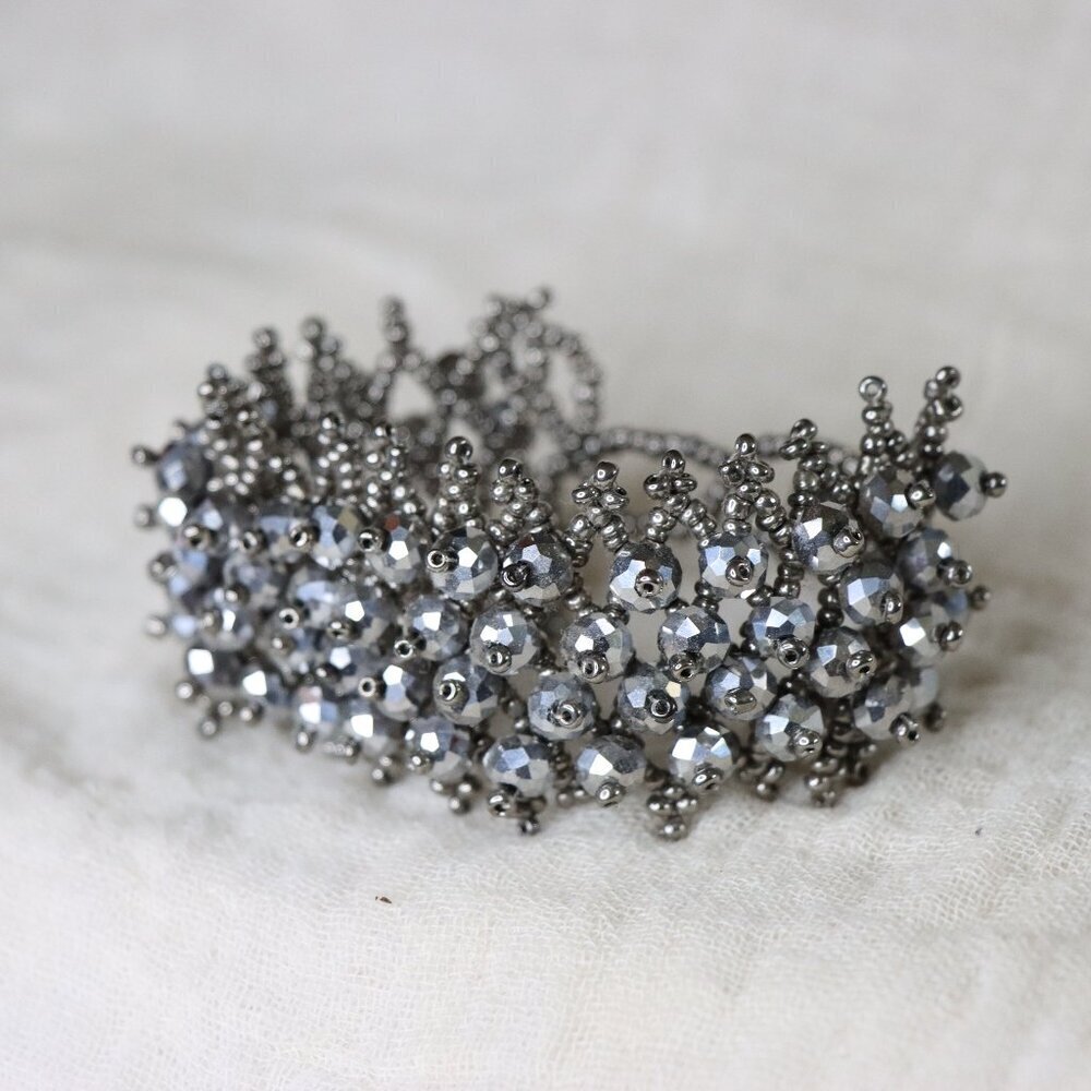 Silver beaded fashion bracelet high quality cuff back loop clasp